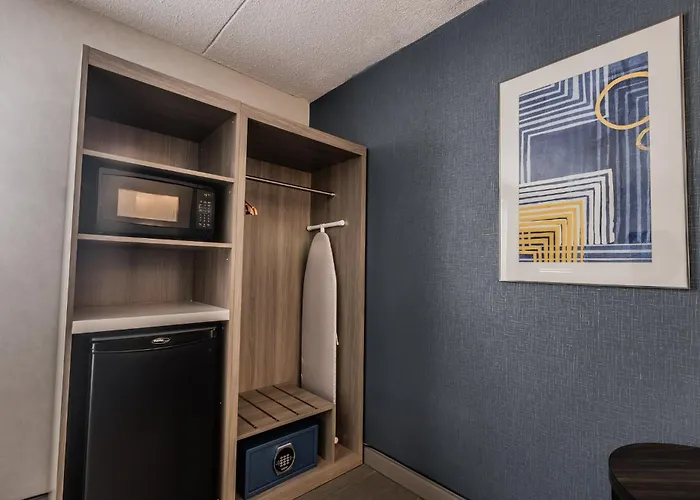 Queen Room Mobility accessible